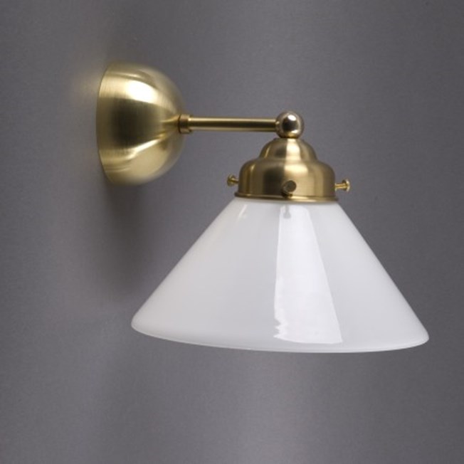 Wall lamp Cono with rounded, brass finish