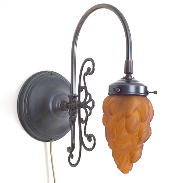Wall Lamp Curls Flame