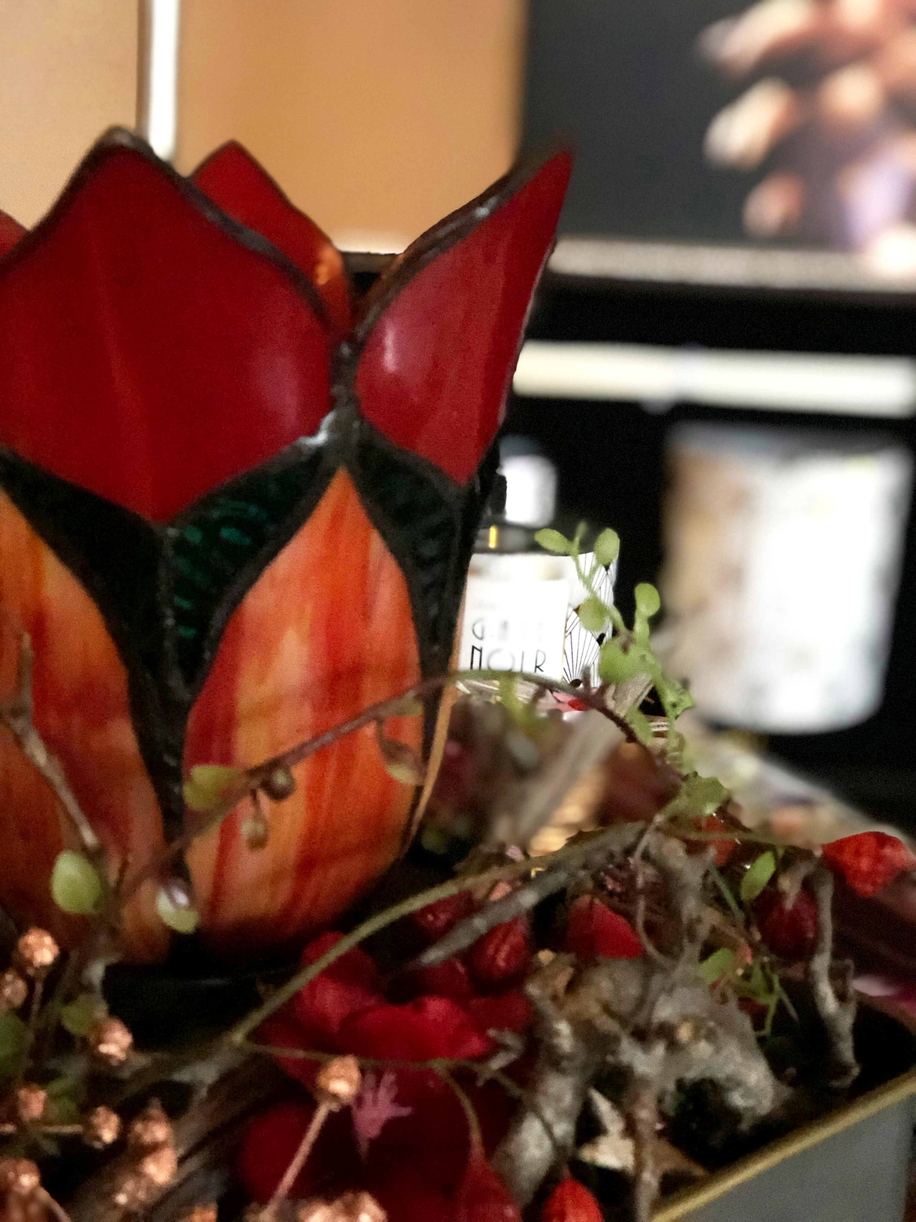 Low Tiffany Table Lamp Lovely Flower Red